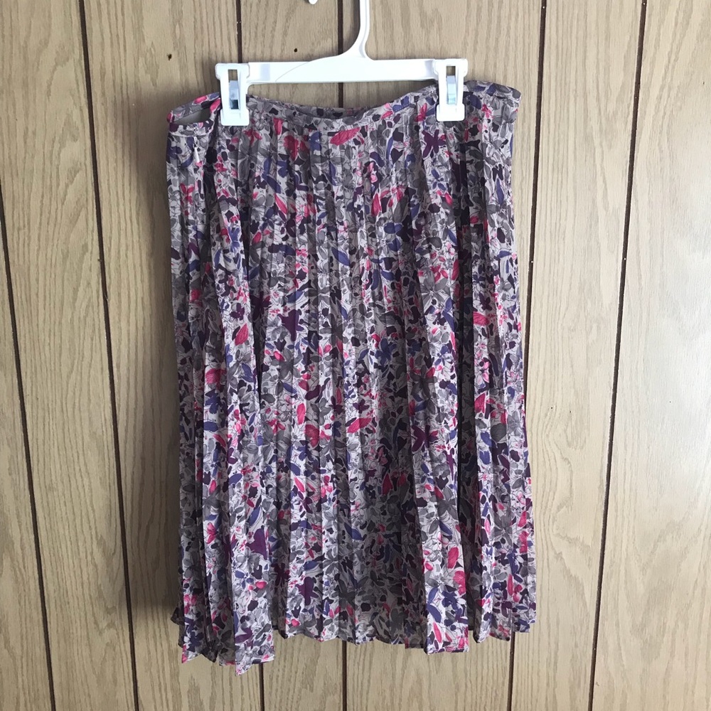 Geoffrey Beene Accordion Style Floral Skirt